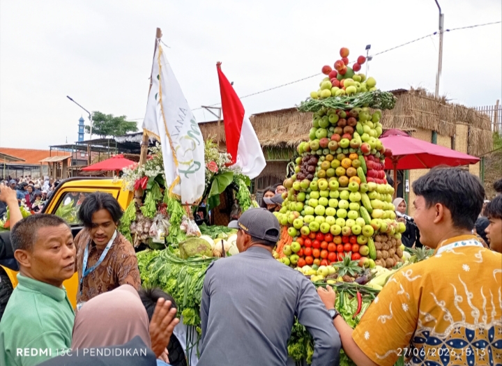 Tampak Tumpeng Hasil Bumi yang gemah ripah