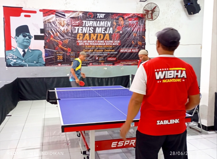 Tampak para peserta melakukan pemanasan persiapan bertanding. 