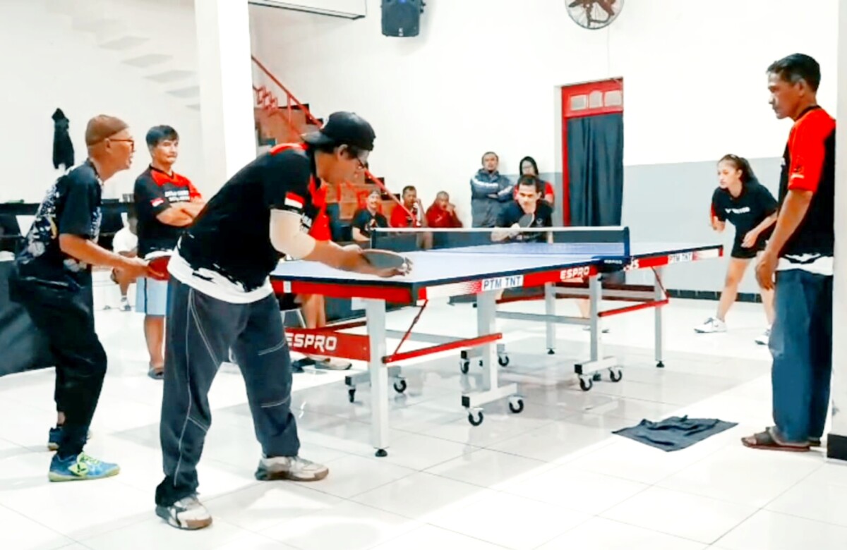 Tampak partai Final yang sangat sengit. 