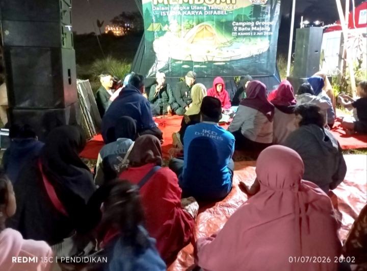 Tampak suasana di ikuti dengan antusias dan khidmat pada prosesi doa bersama serta pemotongan tumpeng.