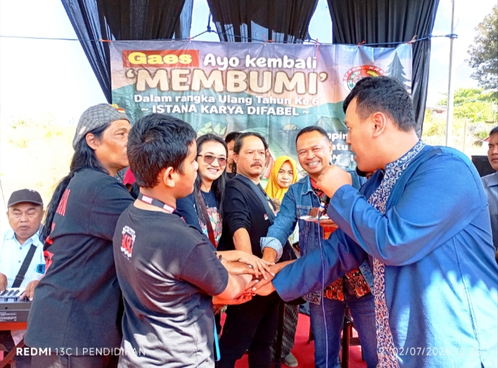 Salam tanda hubungan yang erat antara IKD Surabaya dan Kota Batu. 