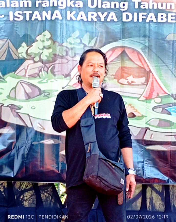 Ketua IKD Pusat Surabaya ketika memberikan sambutan sambutanya. 