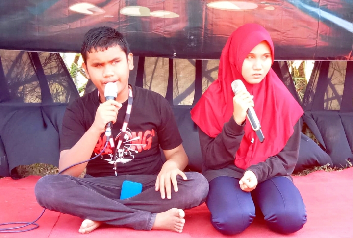 Salah satu Qori'ah dari Difabel tuna netra Surabaya ketika melantunkan ayat ayat sucinya. 