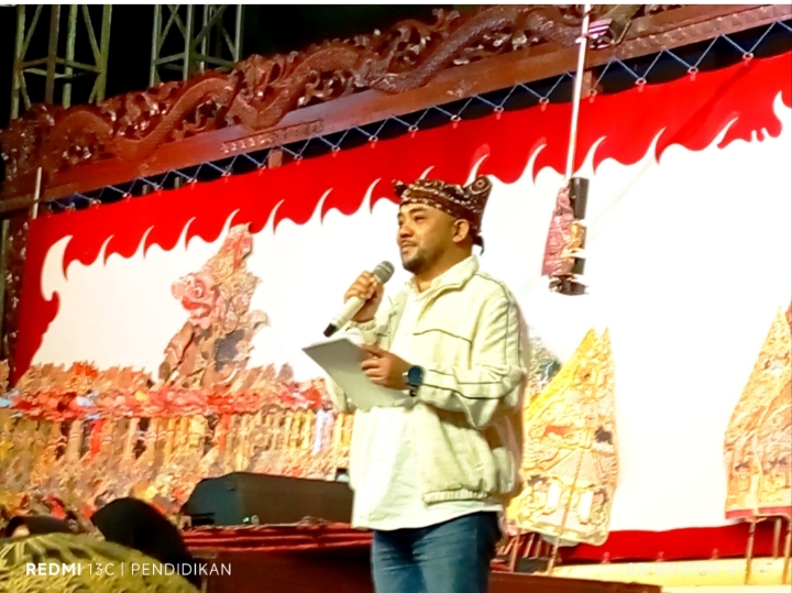 Wakil Wali Kota Batu, Beli Suyanto ketika memberikan apresiasi pada acara puncak selamatan Desa Sumberbrantas.