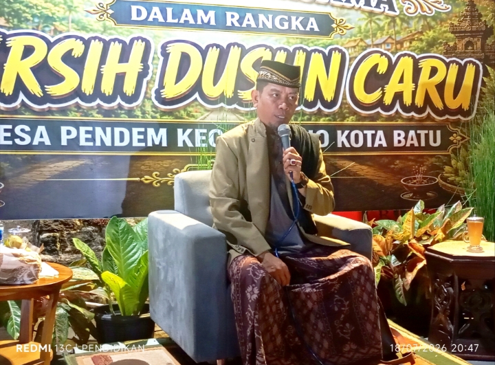 Rangkaian diisi oleh ustad guna pencerahan rohani.
