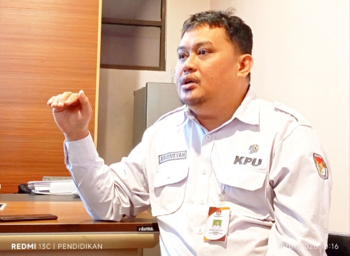 Kasubag Seksi Teknis ketika memberikan keteranganya ke awak media.