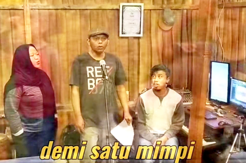 Tampak kompak dan antusias proses sebuah karya karya untuk di record.