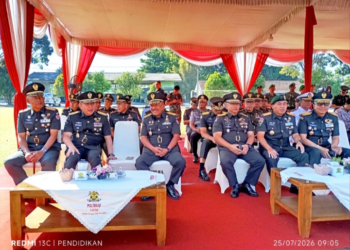 Tampak para pejabat tinggi TNI AD hadir dalam kegiatan wisuda. 