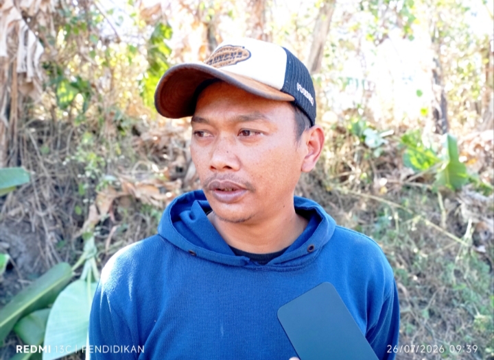 Kepala Dusun Sewaluhan ketika memberikan keteranganya ke awak media.
