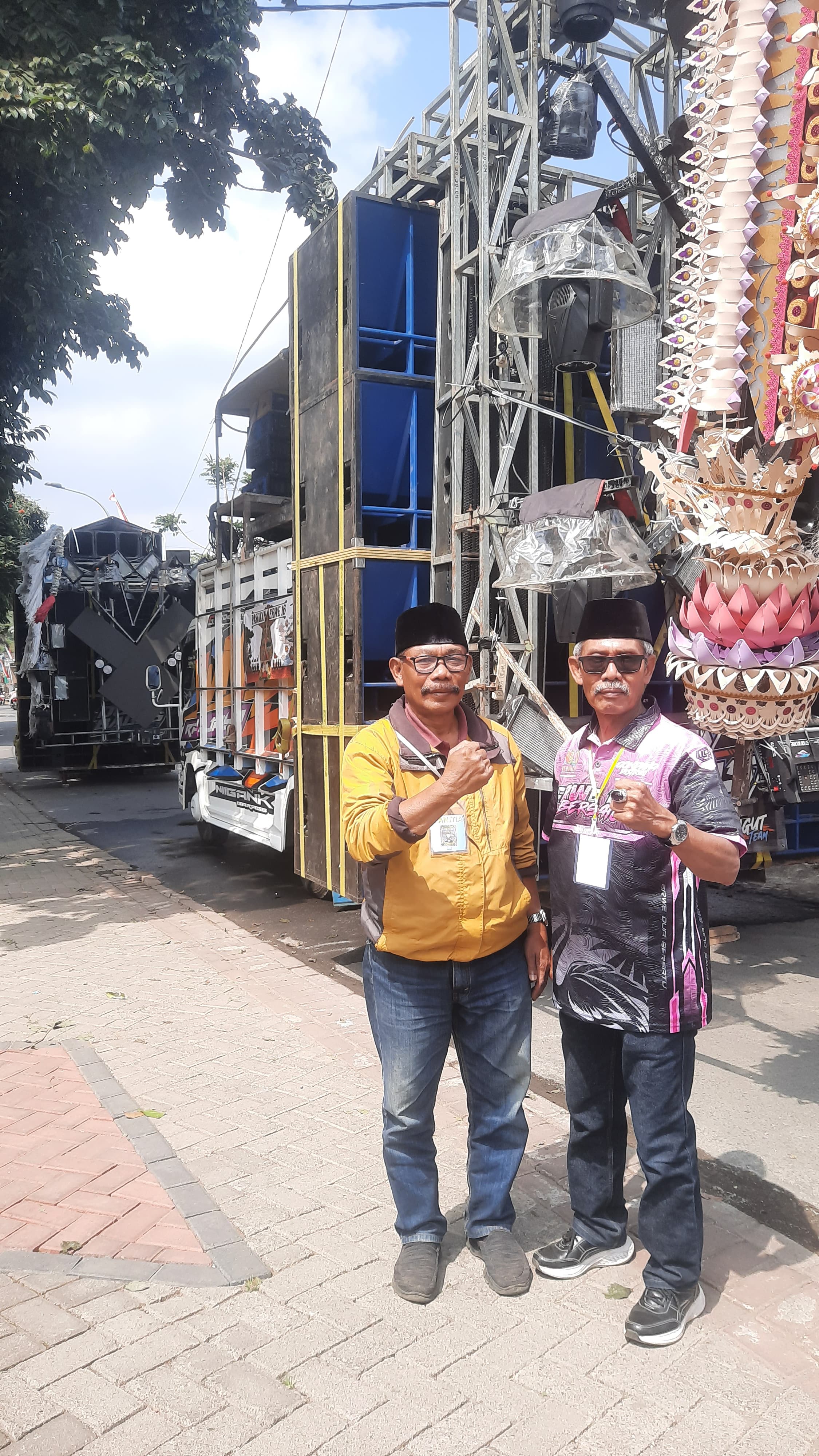 Tampak salah satu Panitia dengan penuh semangat dalam aktivitasnya kelancaran acara