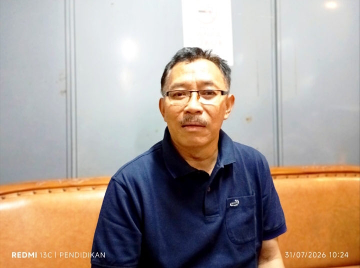 Kadis DP3AP2KB ketika memberikan keteranganya ke awak media. 