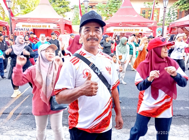Ketua Pelaksana ketika di acara Jalan Sehat Desa Junrejo.