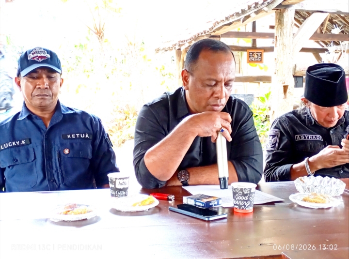 Tampak Ketua Nusantara Bersatu Kota Batu ketika memberikan pemaparanya.
