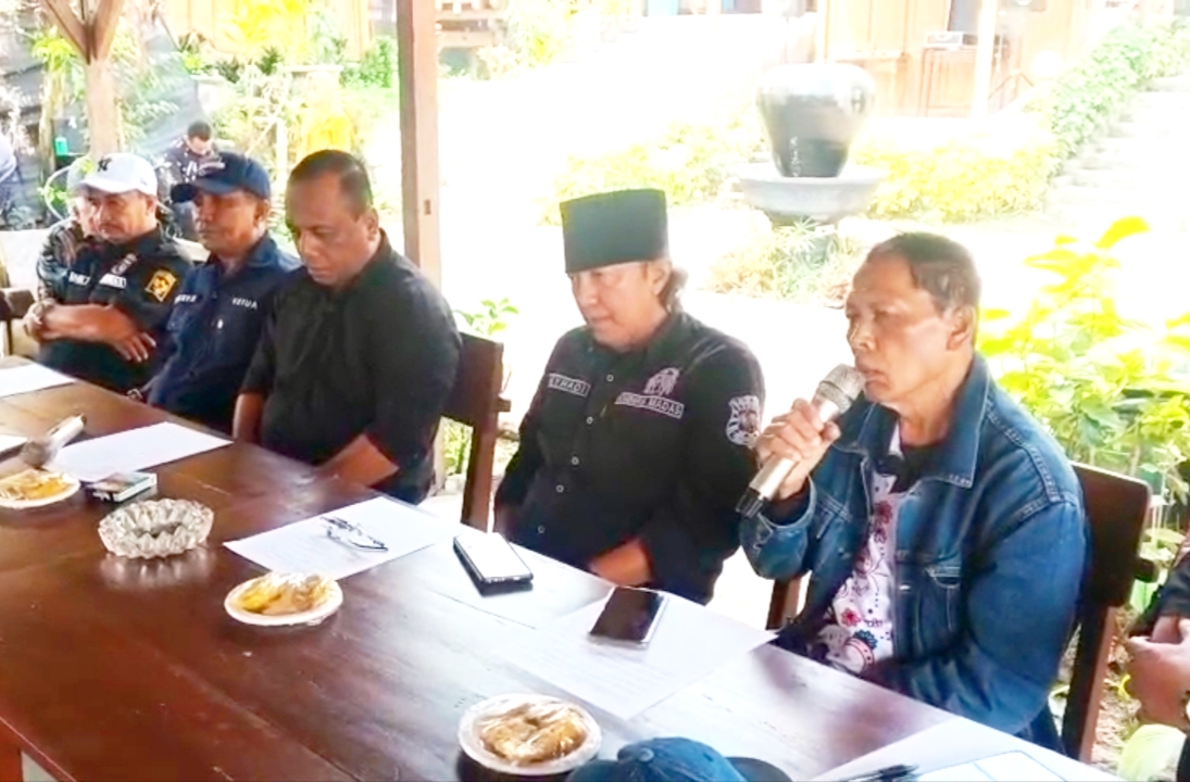 Ketua Dewan PSHT Cabang Batu, Drs. Suyono sekaligus sebagai ketua IPSI Kota Batu ketika memberikan sambutanya.