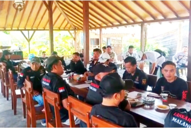 Tampak Ormas Sakera dan Madas, Grib Jaya beserta yang lainya dengan antusias mengikuti rangkaian kegiatan Silaturahmi. 