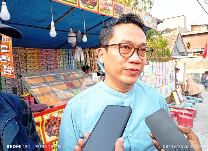 Kepala Dinas Pariwisata Kota Batu ketika memberikan keteranganya ke awak media. 