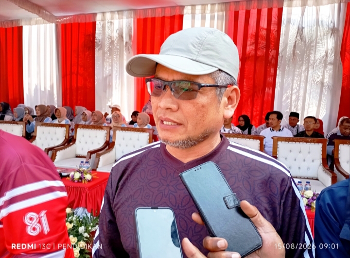 Plt. Kepala Dinas Pendidikan Kota Batu, Mohammad Nur Adhim, AP, M.AP., ketika memberikan keteranganya ke awak media. 