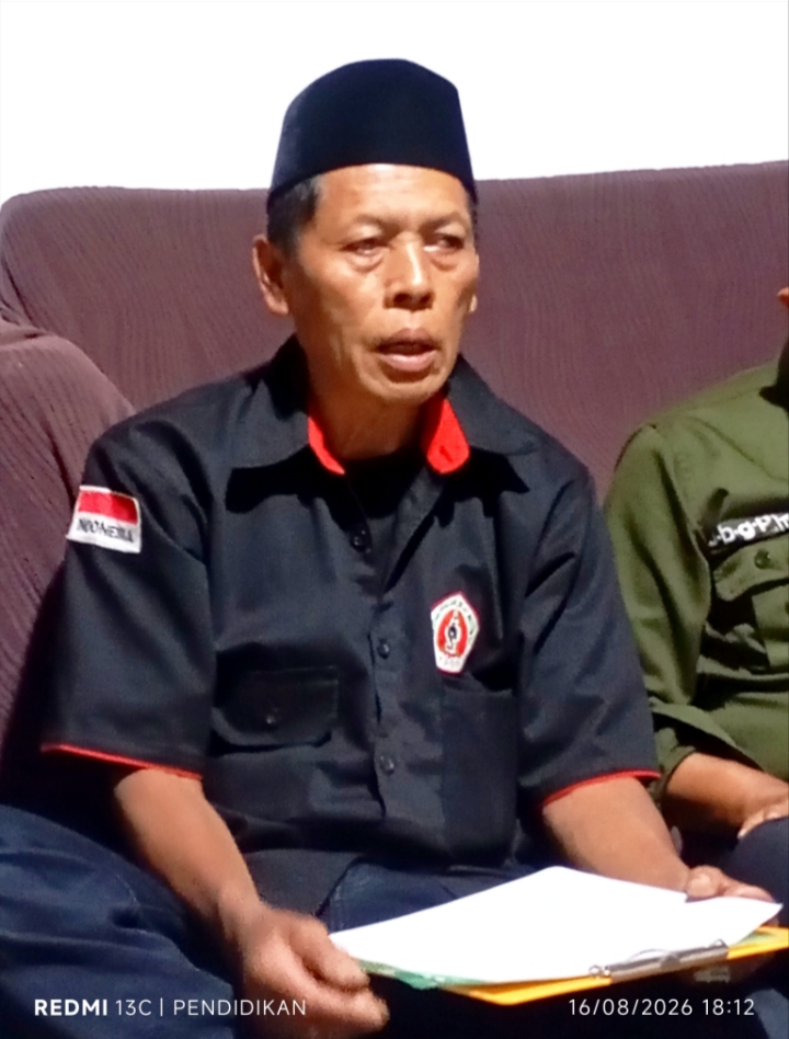 Ketua Dewan PSHT Cabang Batu, Drs. Suyono Ketika memberikan sambutan sambutanya.