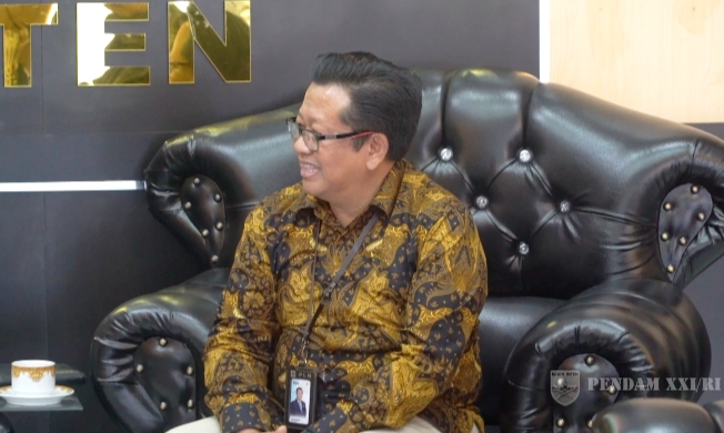 General Manager PT PLN (Persero) Unit Induk Distribusi (UID) Lampung, Noer Soeratmoko,ketika audensi. 
