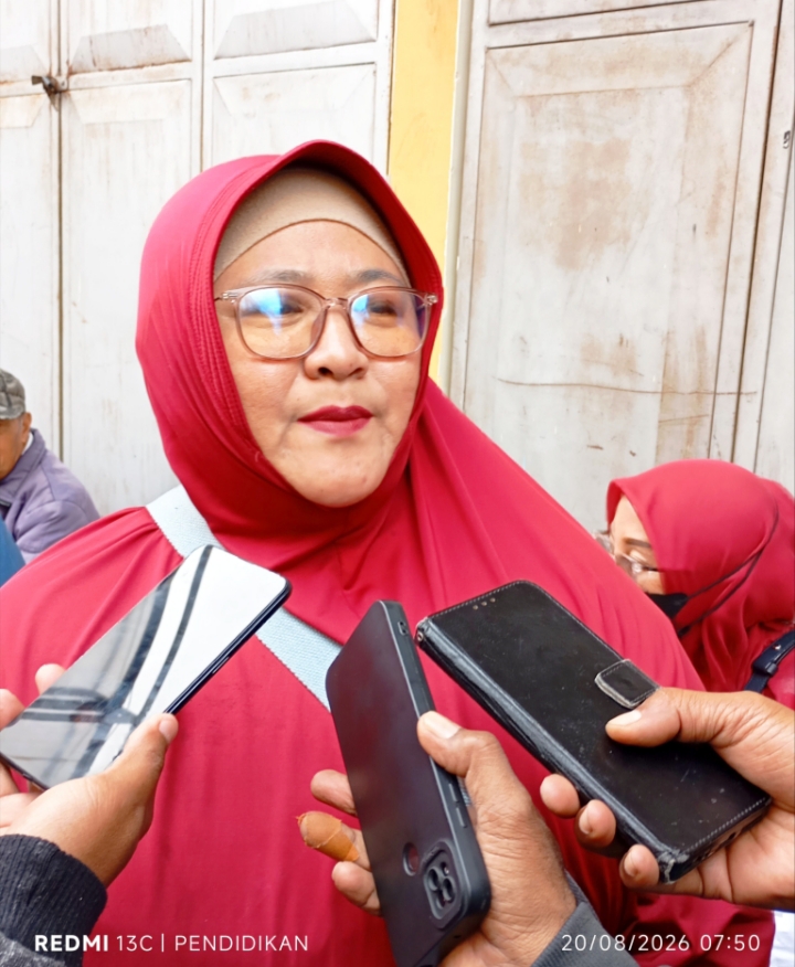 Plt. Kepala Bidang Sekolah Dasar Dinas Pendidikan Kota Batu, Dina Susanti, S.H.,ketika memberikan keteranganya ke awak media.