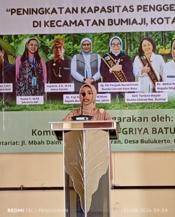 Penampilan Puisi dan dongeng oleh anak anak SD yang berada di wilayah kecamatan Bumiaji.