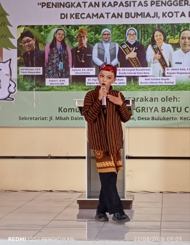 Penampilan SDN Bulukerto 02 dalam mendongeng.