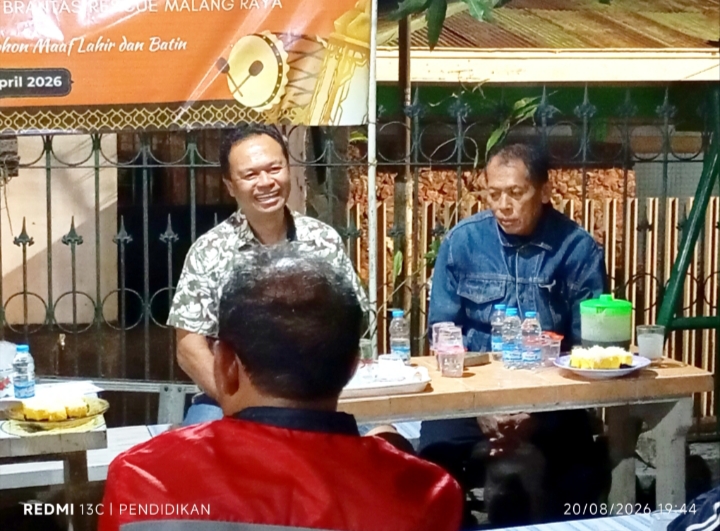 Koordinator Kegiatan, Thomas Maydo, ketika bersama ketua IPSI Kota Batu. 
