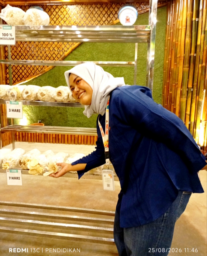Yunita Tim edukator Jamur di Mikutopia. 