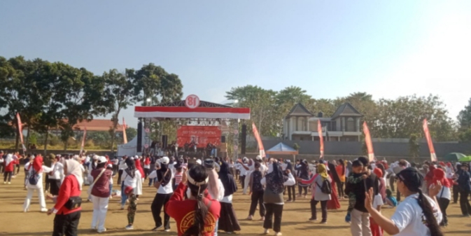 Tampak antusiasme masyarakat mengikuti rangkaian Pendem Run Fest 2026.
