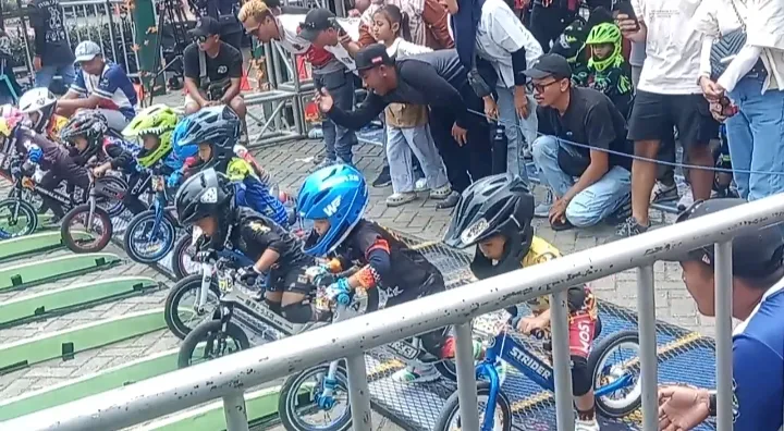 Tampak suasana anak anak dari berbagai daerah ketika start dimulai.