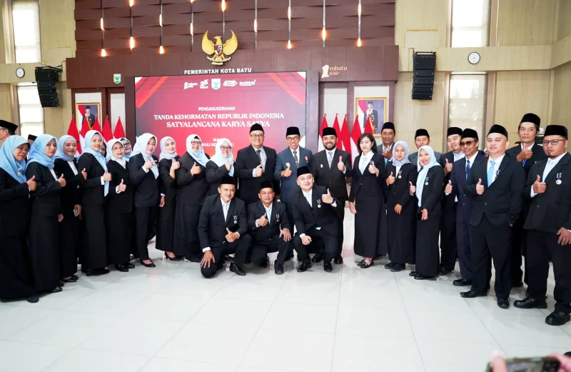 Satyalancana Karya Satya untuk 51 PNS Batu Dari Simbol ke Aksi Nyata Pelayanan Publik