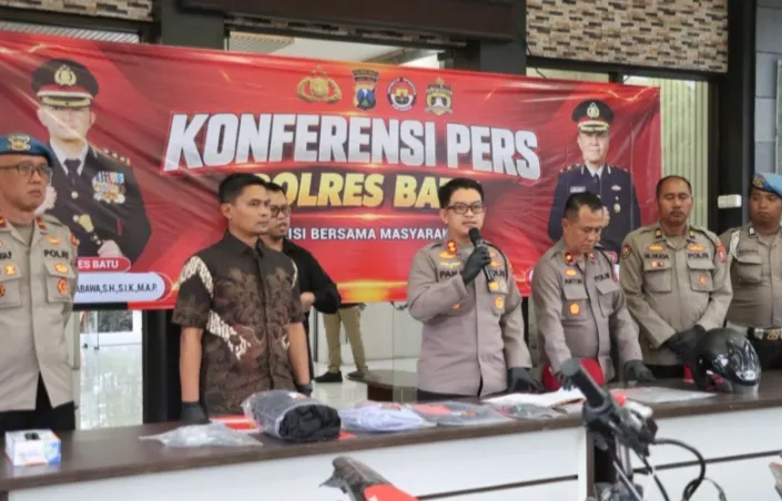Tampak Kapolres Batu ketika memberikan keteranganya, terkait Operasi Sikat Semeru 2026.