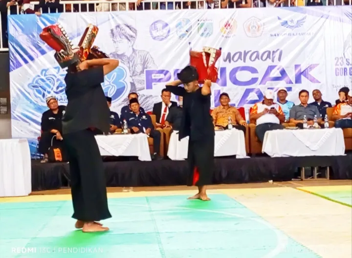 Tampak Kesenian budaya juga ikut ditampilkan dalam pembukaan Kejuaraan Pencak Silat championship 3.