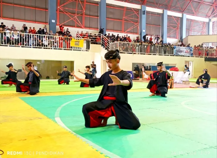 Pertunjukan seni dalam pembukaan Kejuaraan Pencak Silat Championship 3.