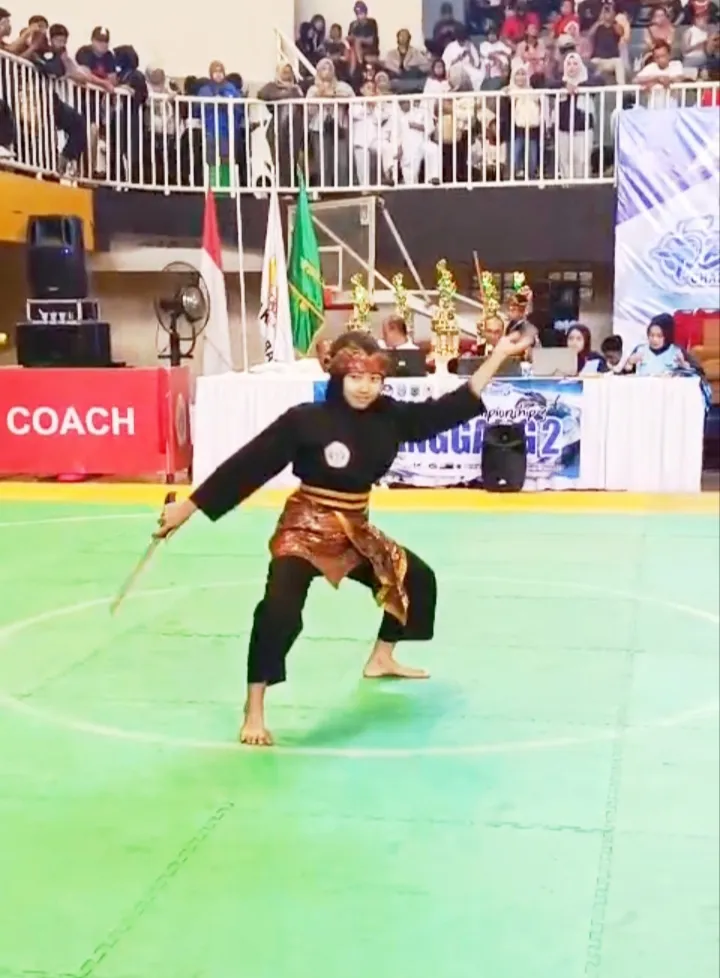 Talitha Desti Antika Dewi,Siswi MTsN kategori Seni dalam Kejuaraan Pencak Silat Championship 3.